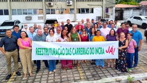 No Ceará houve homenagem ao Dia das Mulheres e feitas fotografias com faixa em defesa da reestruturação das carreiras