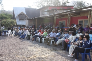 Integrantes da Comunidade Quilombola de Morro Alto em evento  na localidade