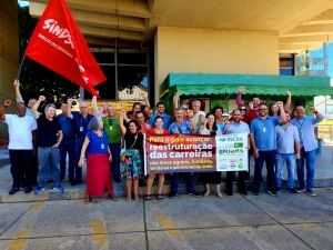Em Brasília o movimento dos servidores continua forte, com amplo debate, articulação interna e externa, com busca de apoio político-parlamentar